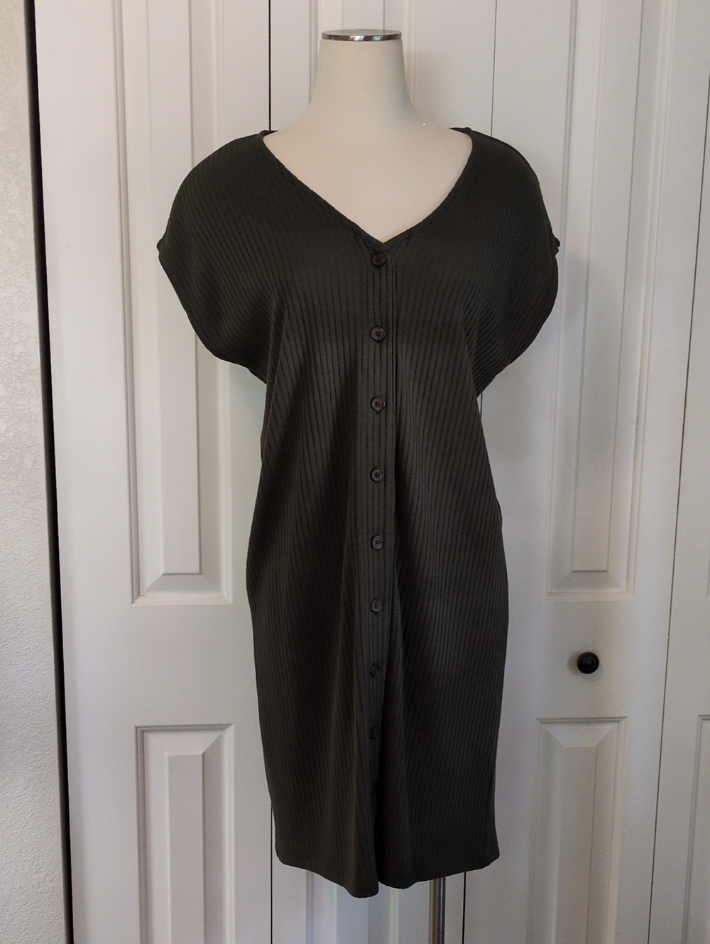 Old Navy Olive Ribbed V-Neck Sweater Top